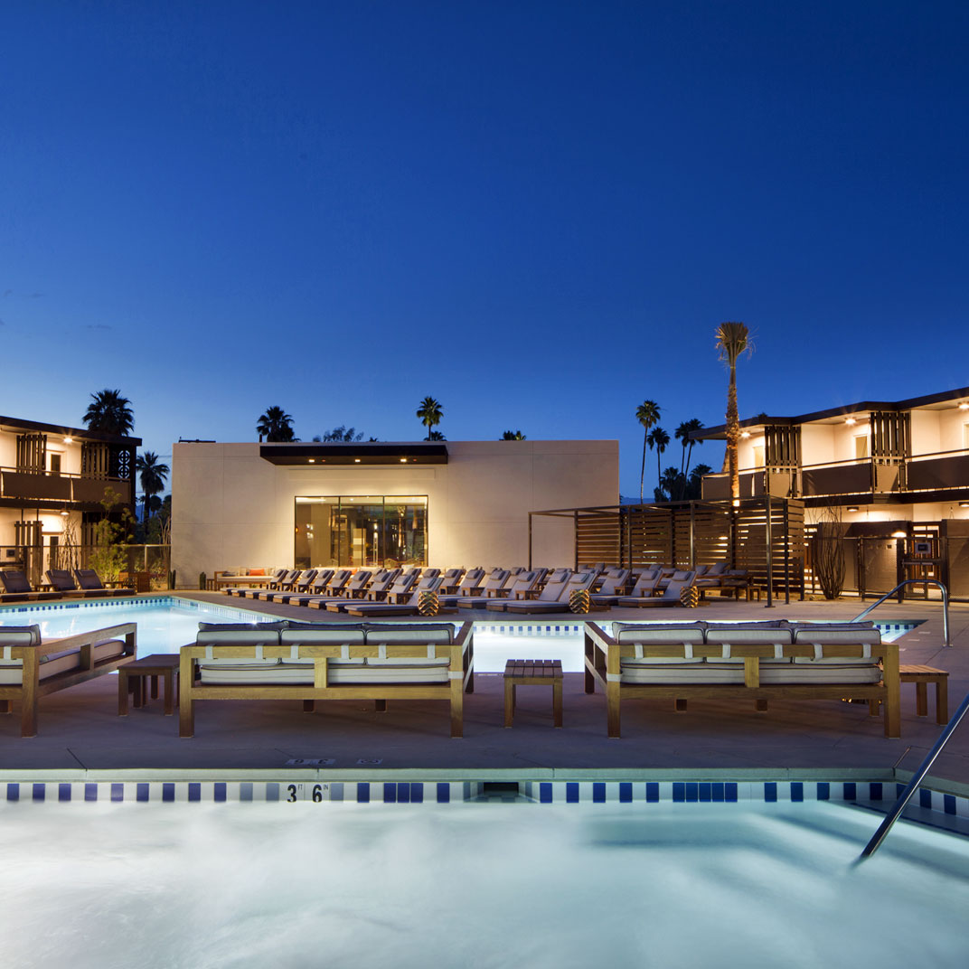 V Palm Springs