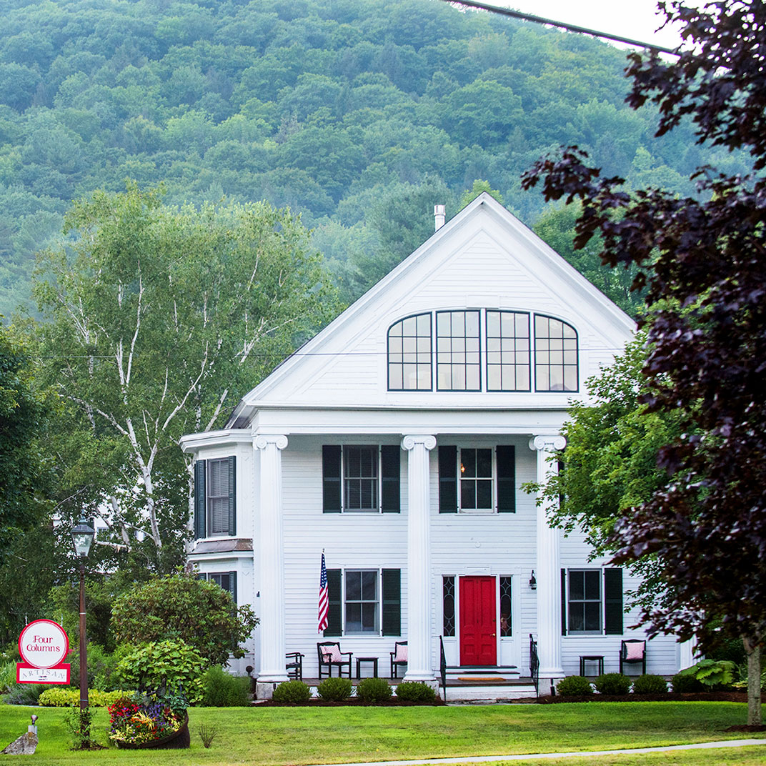 Four Columns Inn & Restaurant