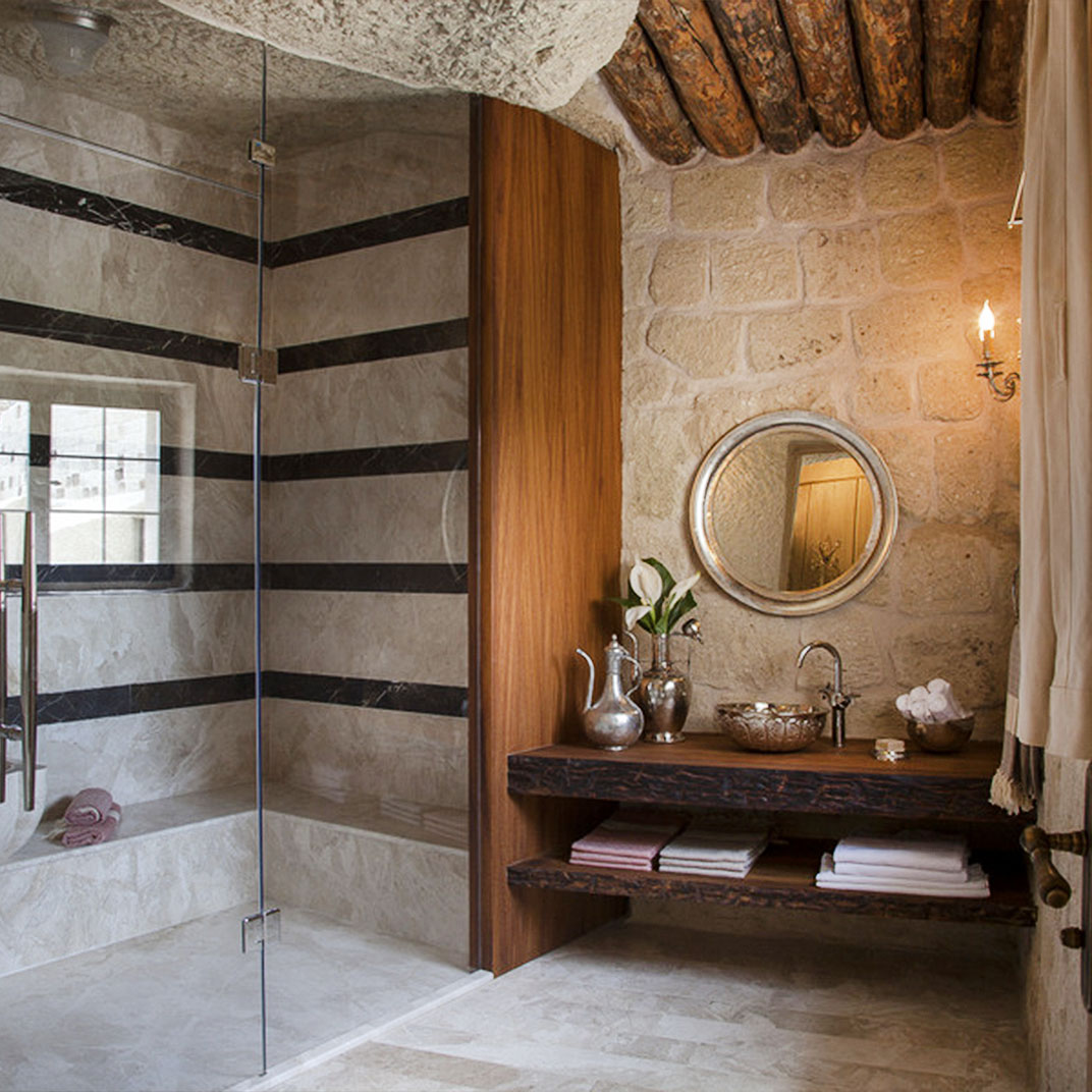 Hezen Cave Hotel