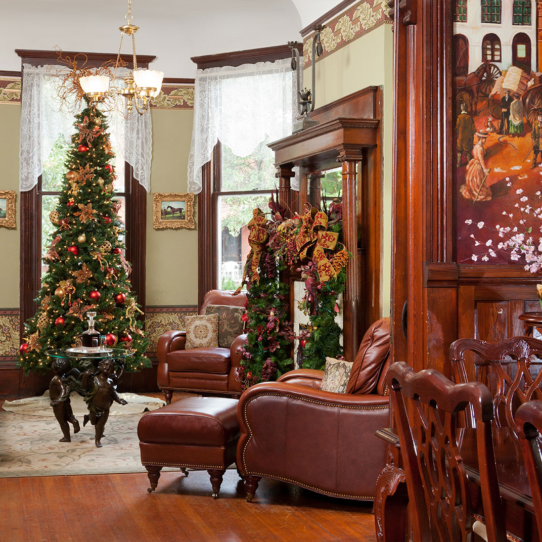 Azalea Inn & Villas